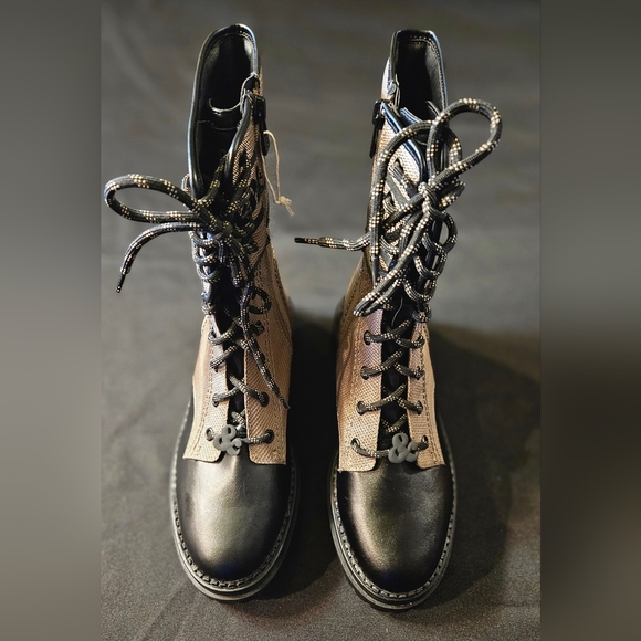 SAM & LIBBY "Stella" Combat Boot Khaki Black, Size 7.5 (NWOT) - Picture 2 of 15